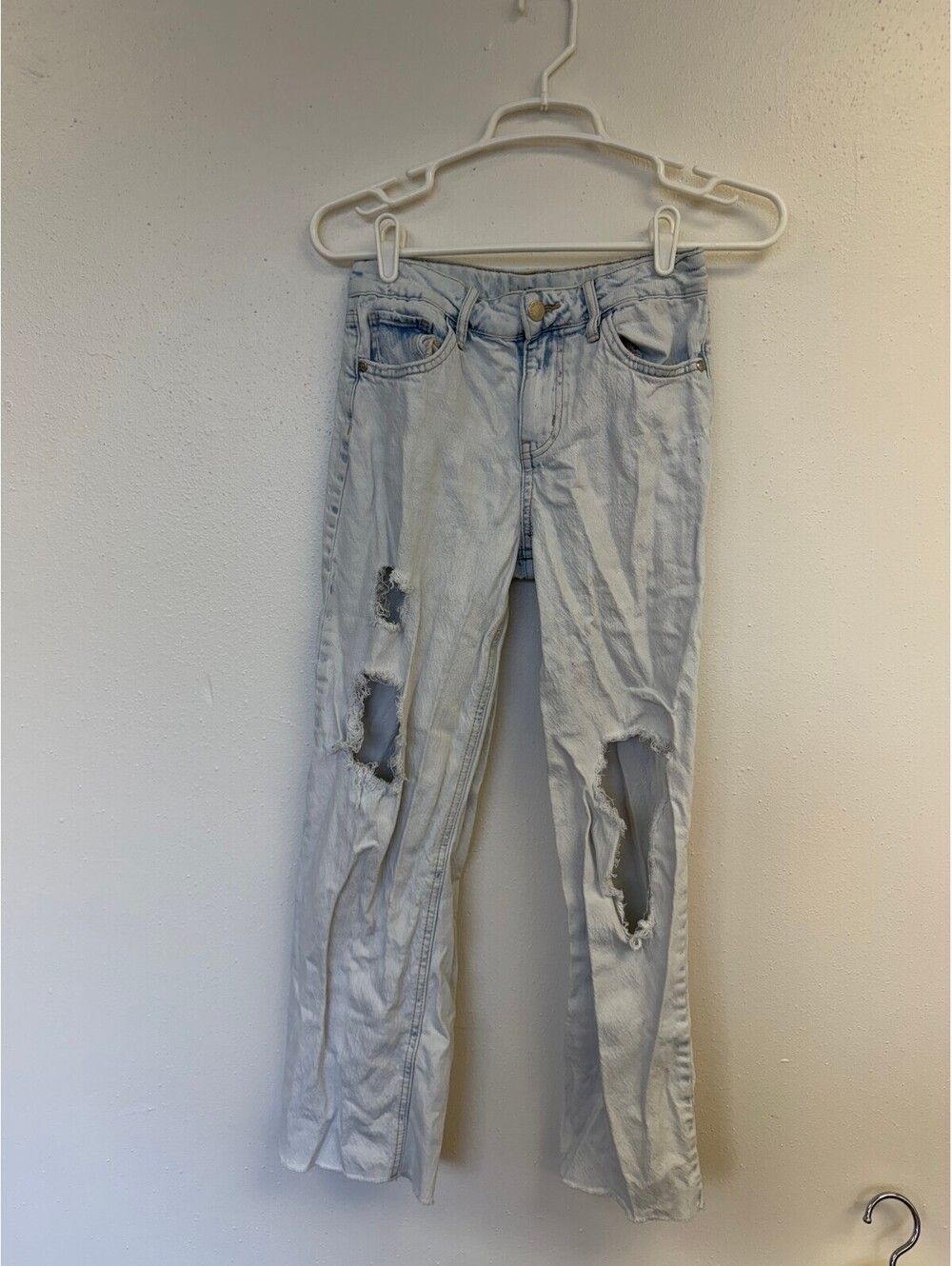 Art Class Light Wash Distressed Skinny Jeans Size 12